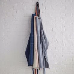 Ulster Weavers Linen 1880 Stripe Schort Coral -Keukengerei Verkoop linen aprons group 1 2