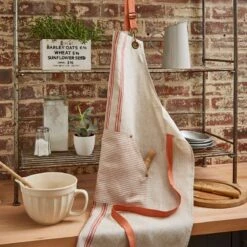 Ulster Weavers Linen 1880 Stripe Schort Coral -Keukengerei Verkoop linen orange apron 1 1
