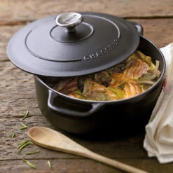 Chasseur Braadpan 8,8 Liter ø 32 Cm Gietijzer Mat Zwart -Keukengerei Verkoop round casserole life02 3