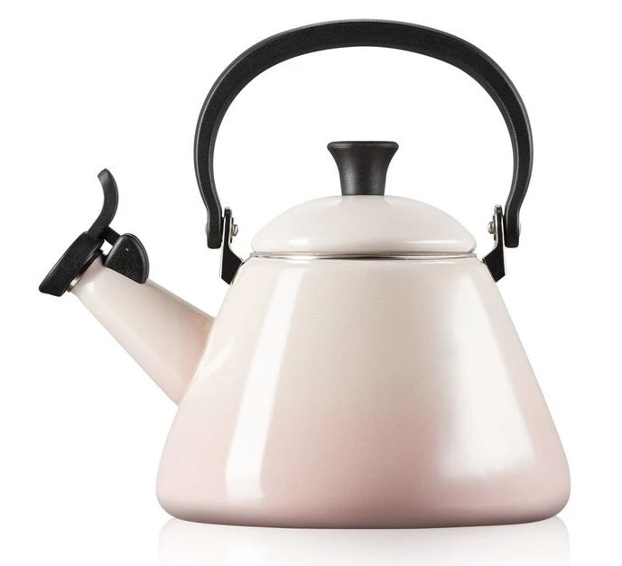 Le Creuset Kone Fluitketel 1,6 Liter Staal Shell Pink 3 Le Creuset Kone Fluitketel 1,6 Liter Staal Shell Pink